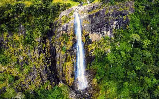 Diyaluma falls
